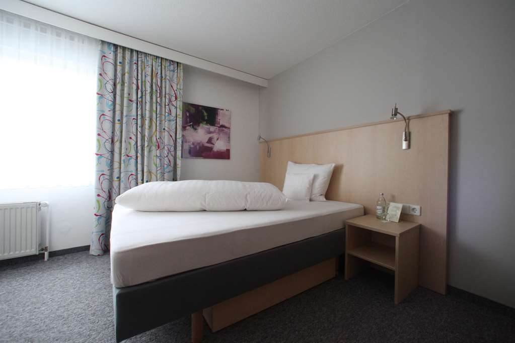 Hotel Baeren Gaertringen Room photo
