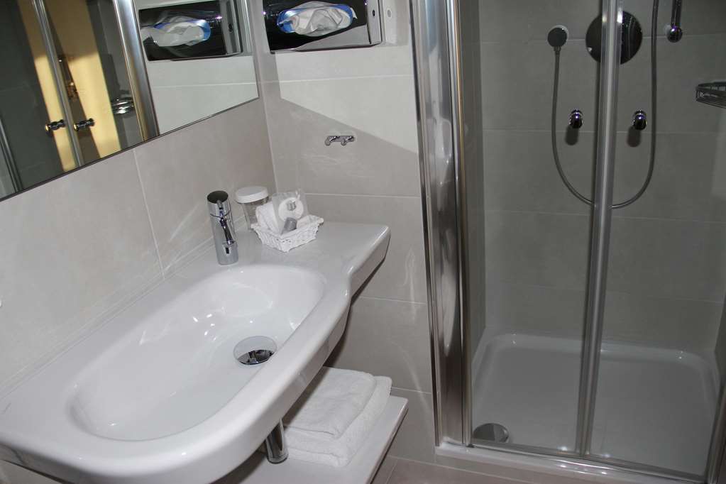 Hotel Baeren Gaertringen Room photo