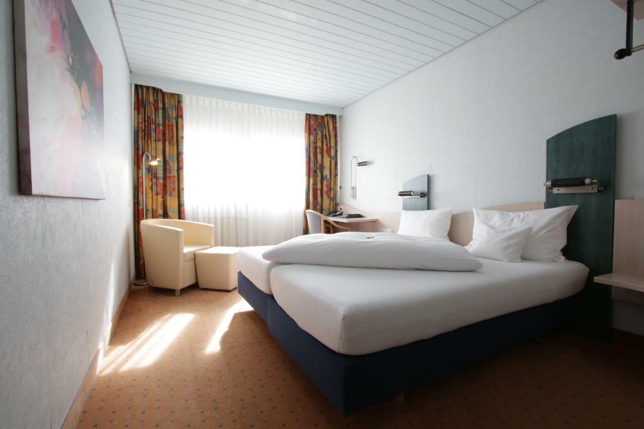Hotel Baeren Gaertringen Exterior photo